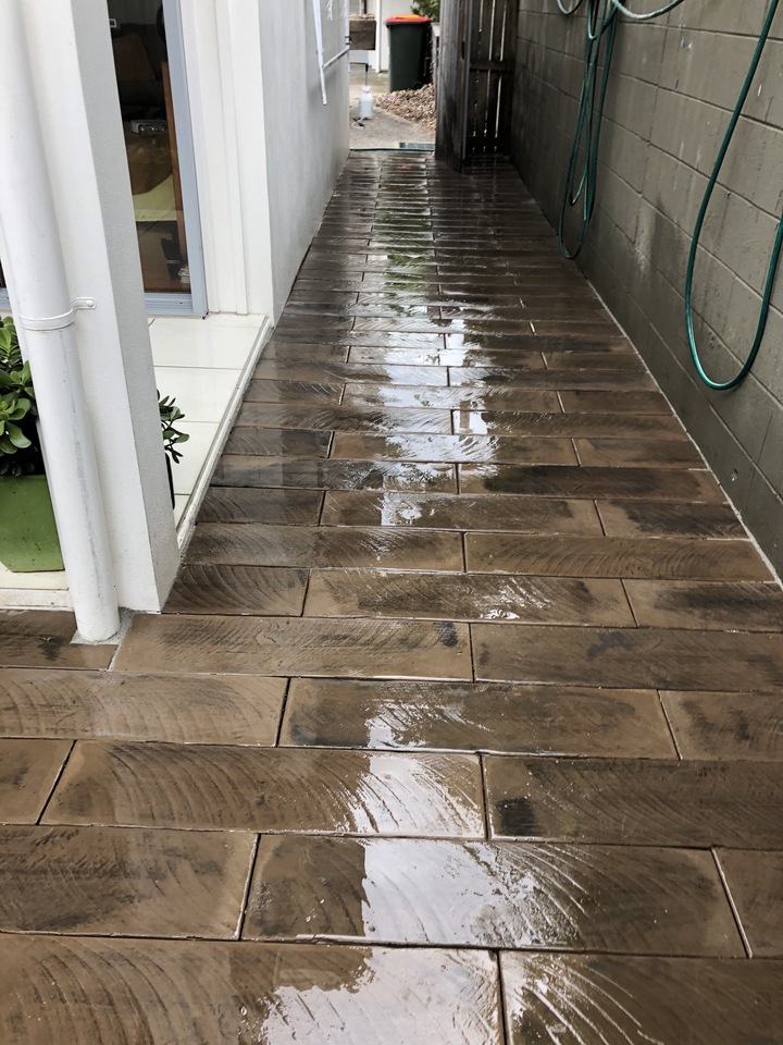 Taringa courtyard make over