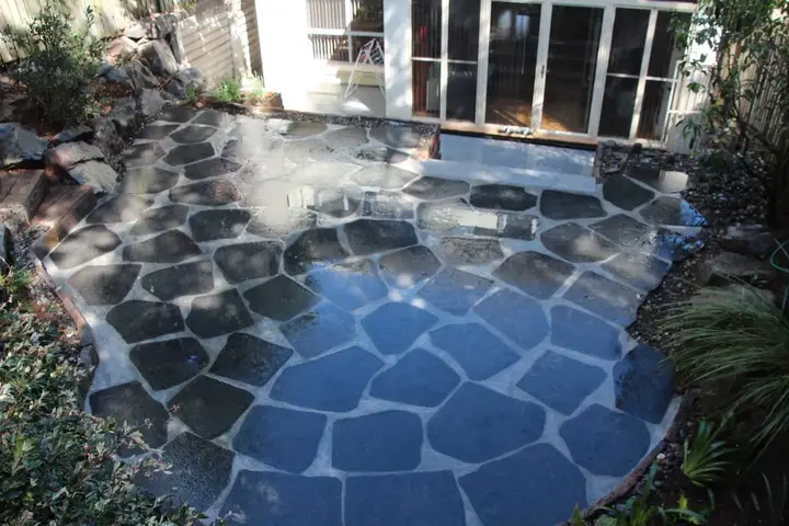 Courtyard Impossible / Possible