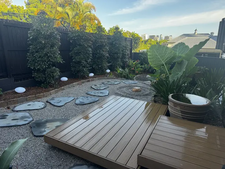 Zen style garden low maintenance with water features