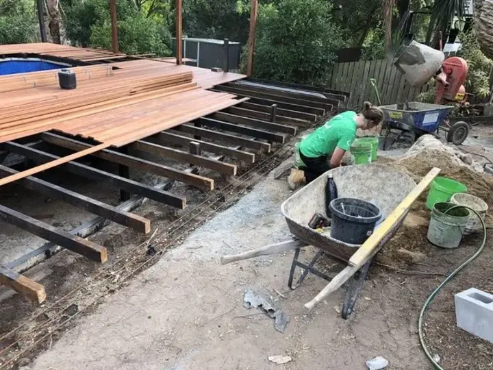 Bardon Pool and Deck